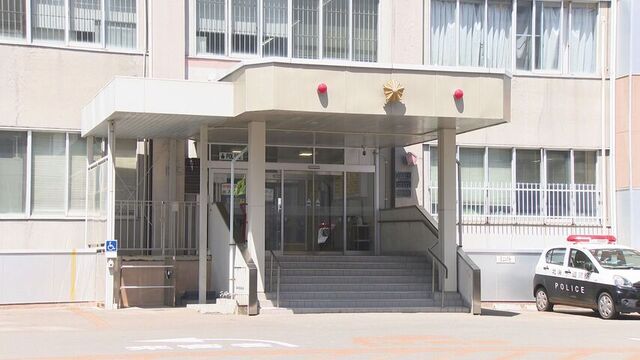 「おなか空いた」女児がコンビニに…店員が通報 20代母と同居男が