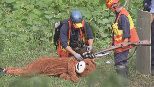市街地近くにヒグマ出現！その時どうする？　緊急銃猟の訓練　小樽で サムネイル