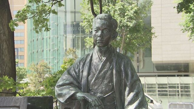 西３丁目の石川啄木の銅像