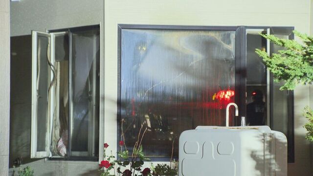 火災報知器が作動…旭川の住宅街で火事　高齢男性１人が重体　周囲の住宅への被害なし　