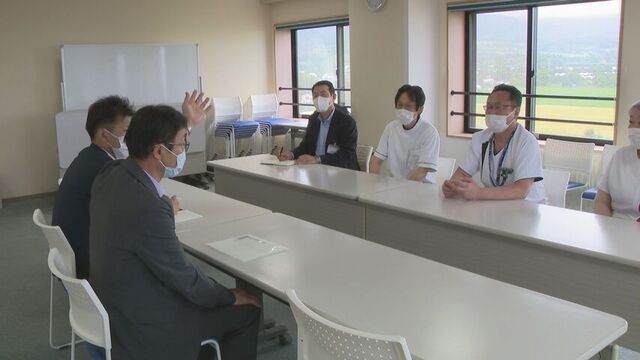 聖ヶ丘病院（伊達市）で再雇用枠を相談する新井さん