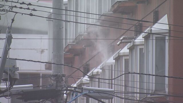 火の気がない空き家から煙…札幌市北区の共同住宅 放火の疑いも サムネイル