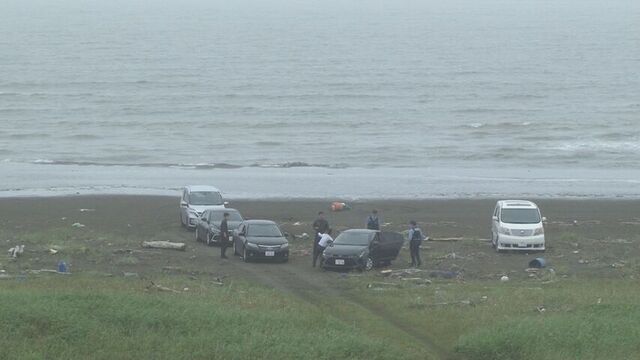 深夜の稚内沖でゴムボート転覆 男性1人死亡、4人は自力で陸へ 密漁に関与か サムネイル