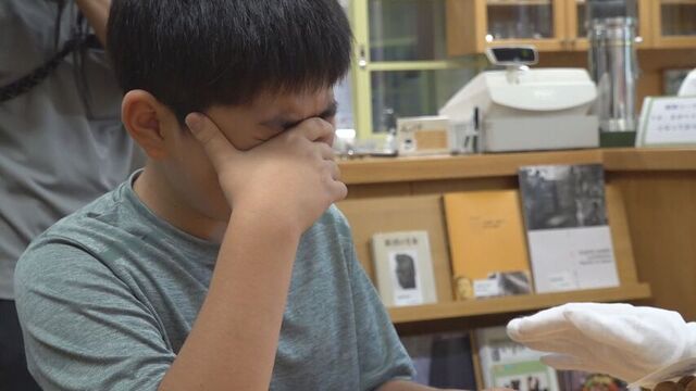 ぬいぐるみとの別れに涙