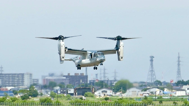 【速報】陸自輸送機オスプレイが札幌飛行場に飛来 海自護衛艦「いせ」と連携し北海道で訓練 サムネイル