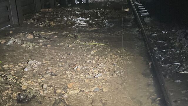 道内は大気の状態が不安定となり 胆振・日高地方を中心に大雨 室蘭線線路が冠水 サムネイル