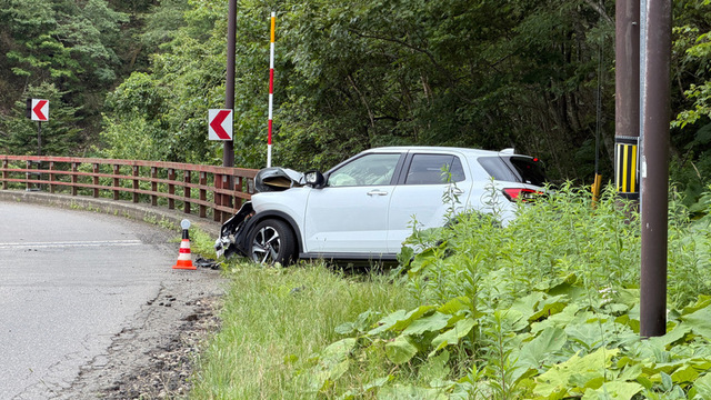 【速報】白老町で家族5人乗った車が橋の欄干に衝突　2歳女児が意識不明の重体