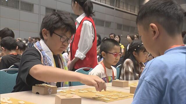 "国内最大級"の将棋大会「テーブルマークこども大会」が札幌で開催 小学生以下の１８６人が真剣に一手