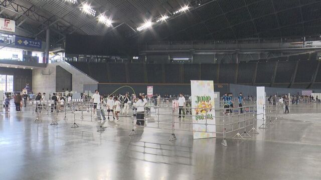 さまざまなスポーツを体験できるイベント　「スポーツバイキング」子供が体験！ サムネイル