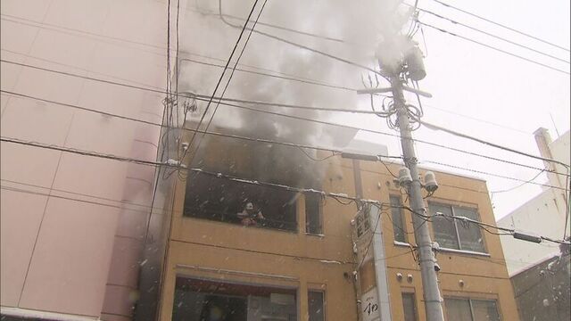 保険金目当てに放火か　去年１１月のさんろく街の雑居ビルの火事で１階入居の居酒屋の元経営者を逮捕　旭川