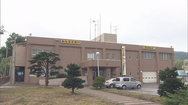 漁港からの帰宅途中、走行中の軽トラ荷台から転落　頭を強く打ち男性死亡　北海道島牧村の国道 サムネイル