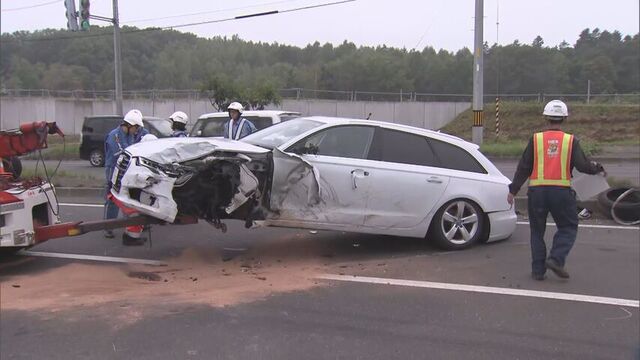 【速報】「後ろから車が突っ込んできた」国道で車7台が絡む多重事故　信号待ちの列に追突か　北広島市 サムネイル