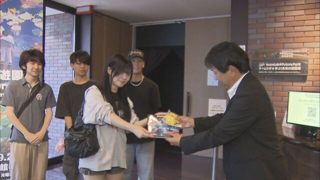 函館で開催中「チームラボ 学ぶ！未来の遊園地」の来場者2万人突破　神秘的な雰囲気で体験型展示を楽しむ サムネイル