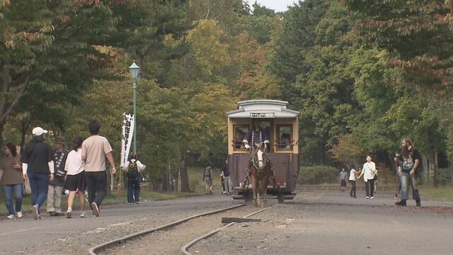 札幌市厚別区の「北海道開拓の村」で開拓期の収穫祭を再現した「秋のふるさとまつり」が開催