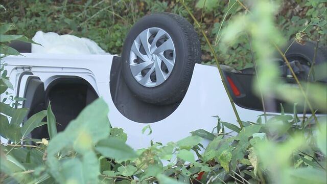 「道路わきに落ちた」当別町で車が路外に転落　20代の男女2人一時車内閉じ込め 女性が首の痛み訴え病院搬送