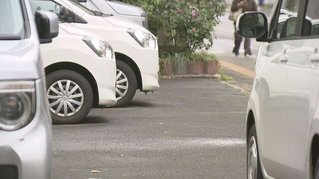 札幌・中央区　帰宅途中の女性の体を触りスマートフォンと現金など奪ったか…男は逃走中
