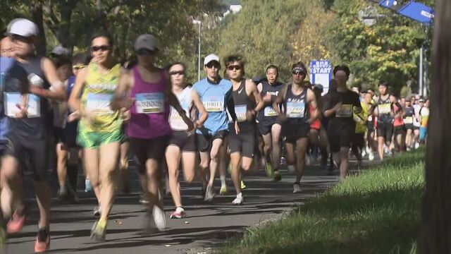 第５１回札幌マラソン開催　１万２千人以上が参加登録　秋晴れの空の下ランナーが心地よい汗　