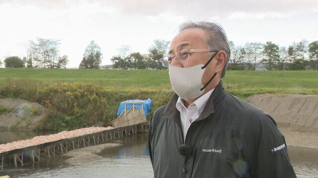 被害を訴える十勝釧路管内さけ・ます増殖事業協会 新出幸哉専務理事