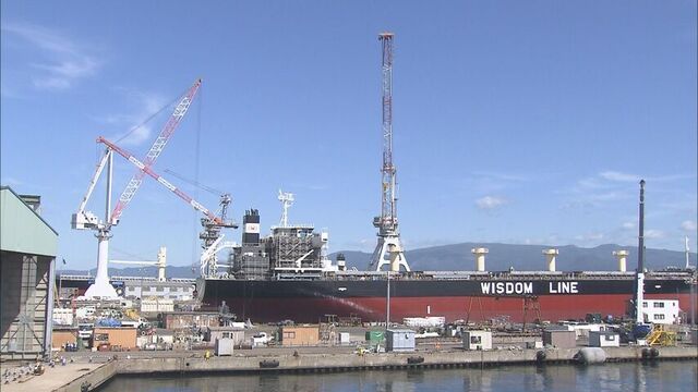 主力は全長約１８０ｍのばら積み船