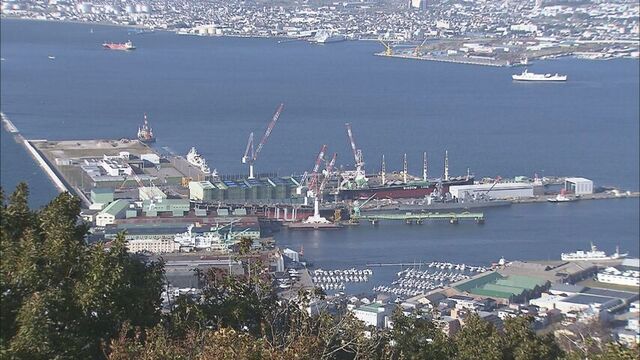 函館山から見た「函館どつく」