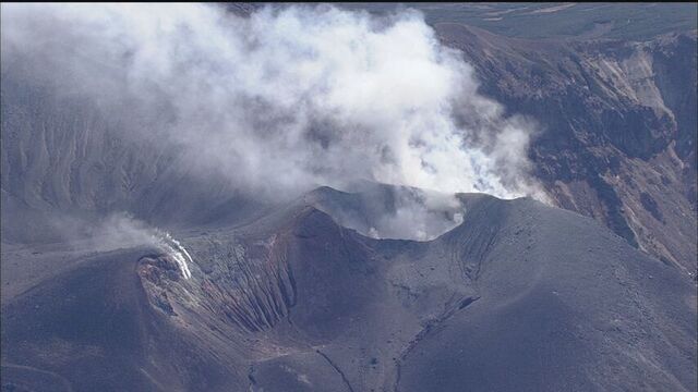 北海道十勝岳の噴火警戒レベル「2」に引き下げ 入山規制を解除、火口周辺約1.5kmは警戒継続 サムネイル