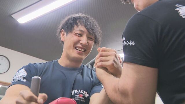 アームレスリング世界大会で初出場・初優勝! 「十勝の剛腕」島元雄平さん 目指すは両腕で世界一 サムネイル