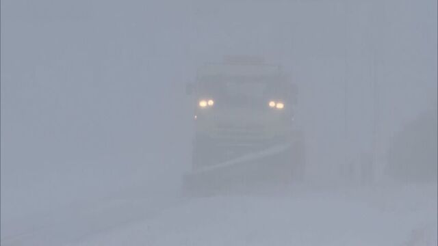 北海道の山が雪景色 11月下旬並みの寒気が入り込む 札幌市中心部でも28日ごろに雪が降る可能性 サムネイル