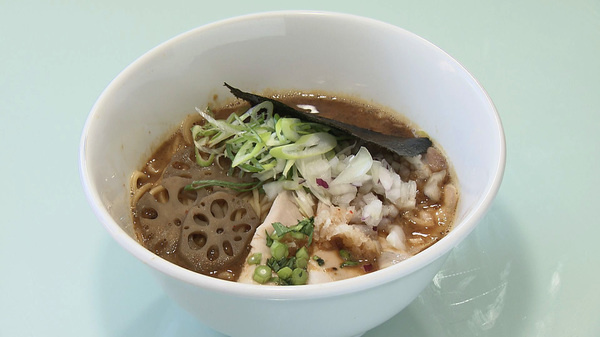 らーめん ぎょうざ 黄色い花