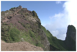 利尻山とローソク岩